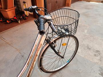 Bicicletta donna con cestino