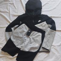 Tuta tech Nike taglia L,nuova con cartellino