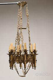 Candelabro sospeso neogotico in metallo dorato