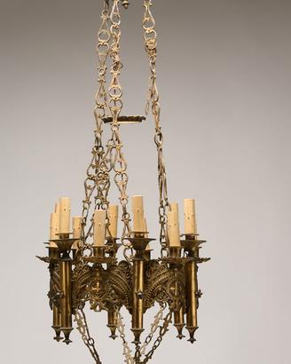 Candelabro sospeso neogotico in metallo dorato