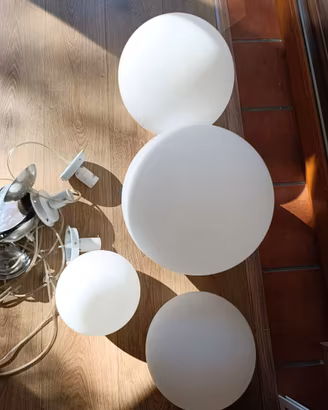 Lampadario a sospensione 4 sfere vetro opalino
