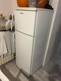 Frigo con freezer perfettamente funzionante