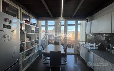 SOLUZIONE INDIPENDENTE COMPOSTA DA DUE UNITA' ABIT