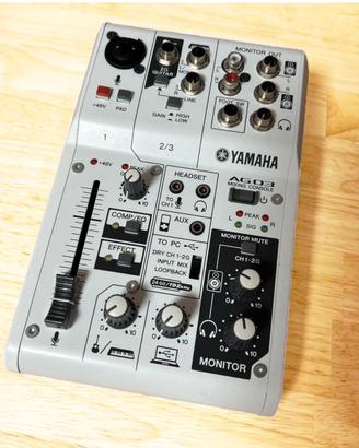 Mixer Yamaha Ag 03