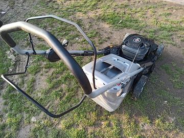 tagliaerba a trazione castelgarden 