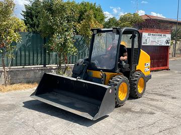 P78 Mini pala 30 q JCB 170