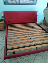 letto matrimoniale con 2 comodini 