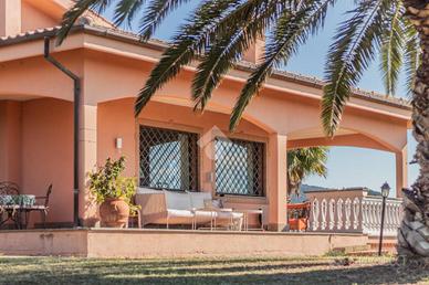 VILLA SINGOLA A CERVETERI