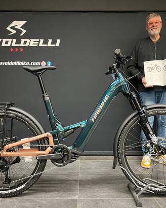 Un SUV EBIKE FULL-SUSPENSION con TELAIO RIBASSATO