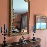 Tavolo, scrittoio e credenza