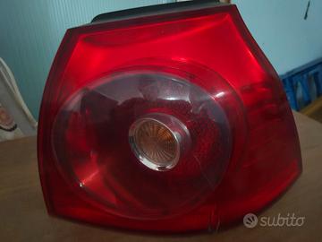 Faro posteriore destro golf 5 Valeo