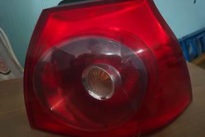 Faro posteriore destro golf 5 Valeo