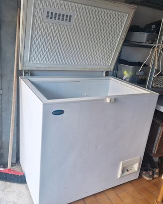 Congelatore 210 lt