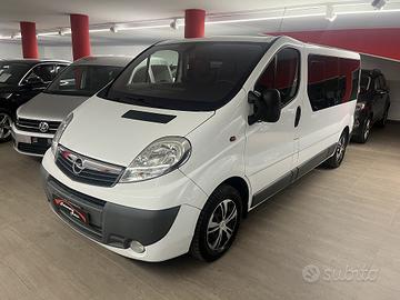 Opel Vivaro 2.5 CDTI Camping Letto Cucina Gancio