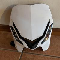 Mascherina piatta con luci