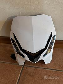 Mascherina piatta con luci