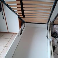 letti singoli a doghe con cassone