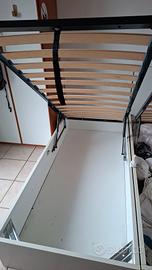 letti singoli a doghe con cassone