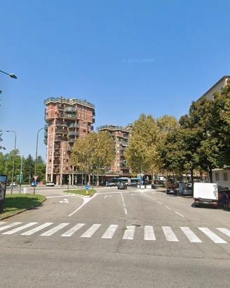 Attico ristrutturato con terrazzo Piazza pitagora