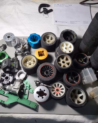 Lotto gomme COME IN FOTO ALCUNE UTILIZZABILI