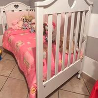 LETTINO A CANCELLO PICCI CON CUORE INTAGLIATO