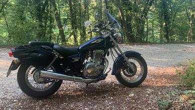 Moto Suzuki Marauder 250