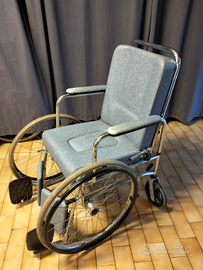 Carozzina per anziani con comoda