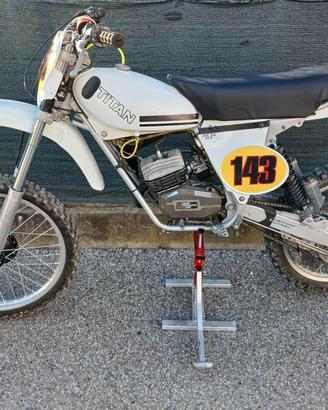 moto cross TITAN 50