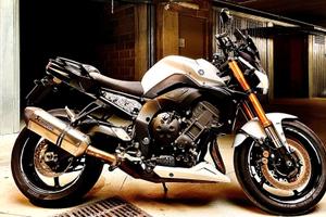 Yamaha FZ8 ABS Akrapovic 2013