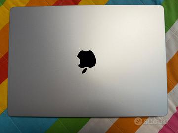 MacBook Pro con chip M5 pro -come nuovo