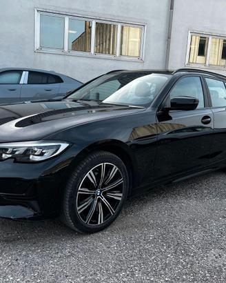 BMW 318D 48V TOURING BUSINESS