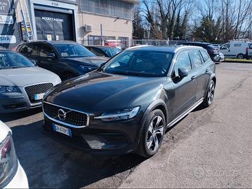 volvo V60 cross country b4