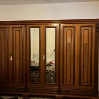 Armadio classico in legno massello a 6 ante