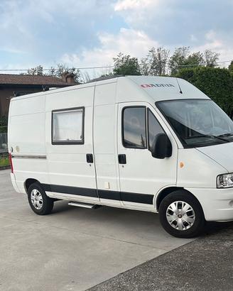 Camper furgonato adria