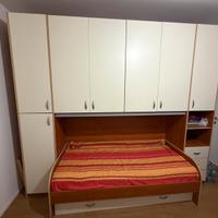 Armadio a ponte con 2 letti singoli