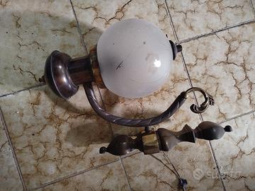 lampadario da muro e tetto 