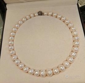 Elegante Collana di Perle Naturali