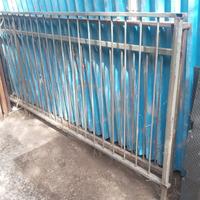 Due ringhiere per balconi 