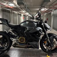 Ducati Streetfighter V2