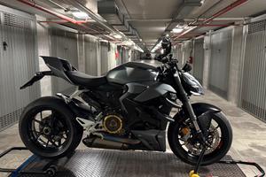 Ducati Streetfighter V2