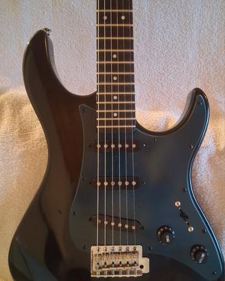chitarra elettrica Yamaha EG303 