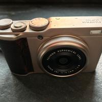 Fujifilm XF 10