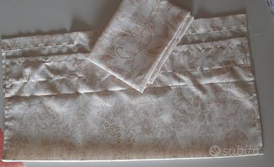 Tendina in lino con stampa floreale