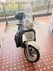 Scooter Aprilia Scarabeo 200ie