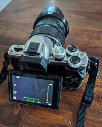 Olympus E-M 10 II