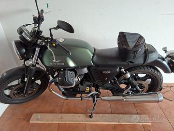 Moto Guzzi V7 Stone
