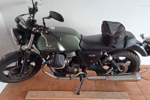 Moto Guzzi V7 Stone