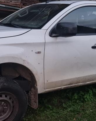MITSUBISHI L200-2017 PER RICAMBI
