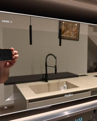 Forno a microonde Whirlpool 30L