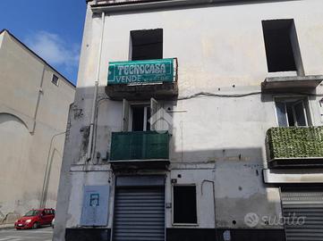 3 LOCALI A NOCERA INFERIORE